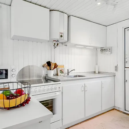 Holiday home Feenja - 800m From The Sea By Interhome